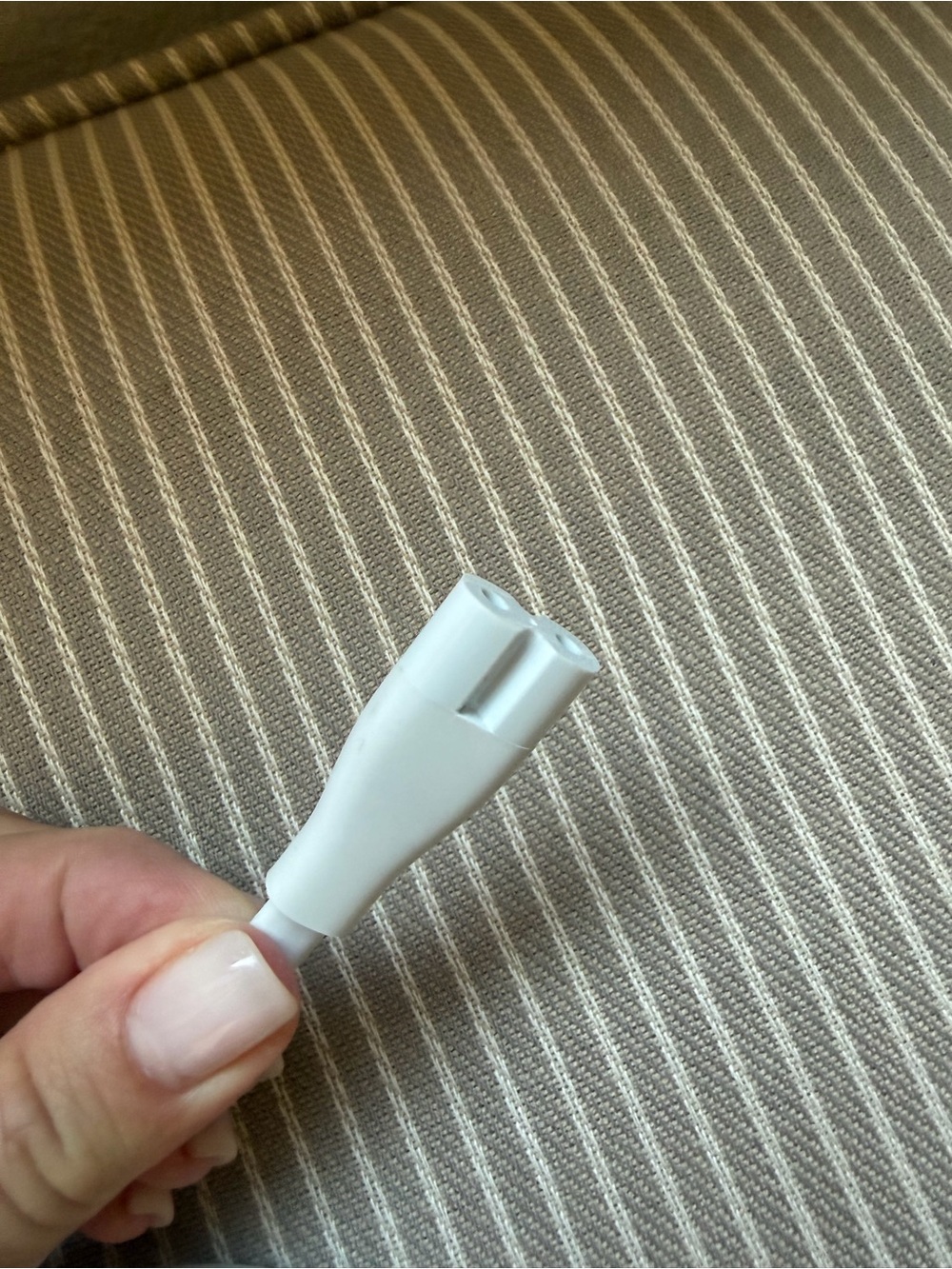 Apple White Tablet Power Cable Charger Cord - Picture 3 of 4